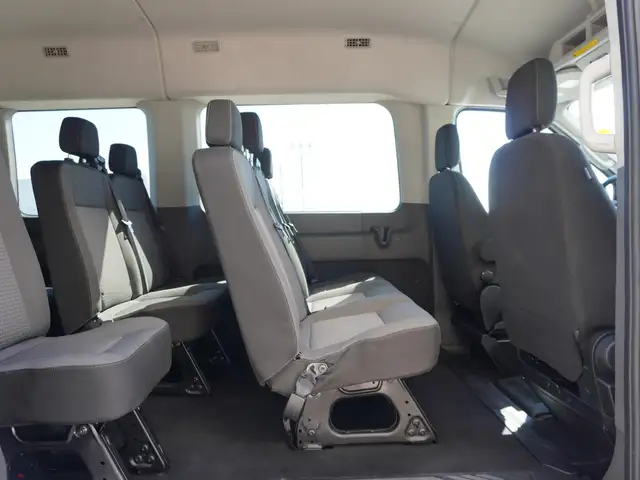 2024 Ford Transit Passenger Wagon T-350 148 Med Roof XL AWD - LO - Photo 47