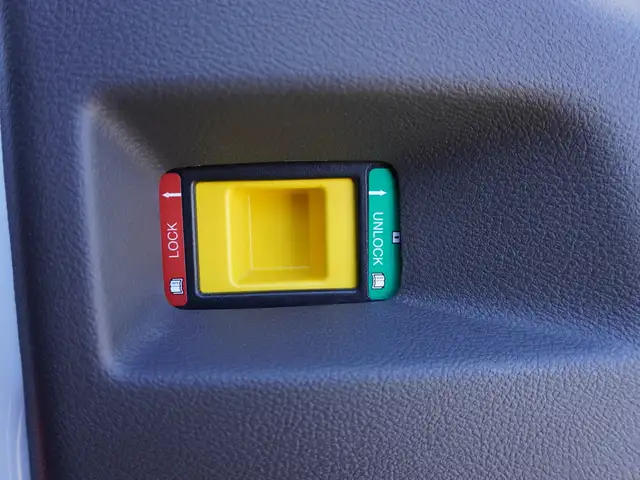 2024 Ford Transit Passenger Wagon T-350 148 Med Roof XL AWD - LO - Photo 62