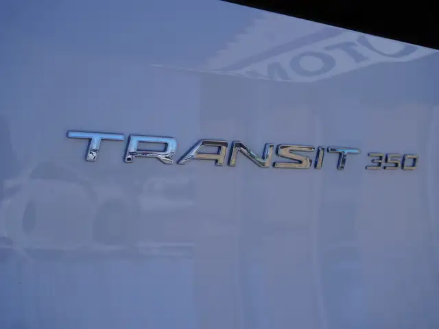 2024 Ford Transit Passenger Wagon T-350 148 Med Roof XL AWD - LO - Photo 67