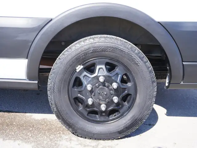 2024 Ford Transit Passenger Wagon T-350 148 Med Roof XL AWD - LO - Photo 68