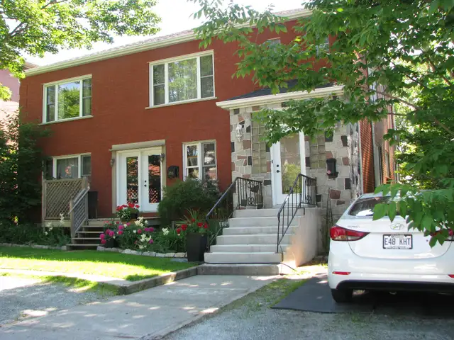 6 1/2 -VIEUX NORD - 2e étage d'un duplex - Photo 11
