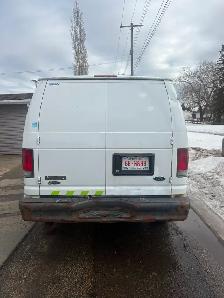 Ford Van E-250 - Photo 2