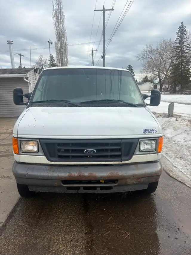 Ford Van E-250 - Photo 4