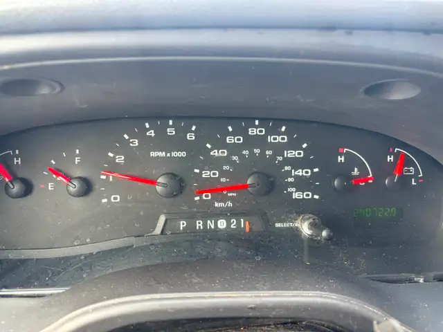 Ford Van E-250 - Photo 7