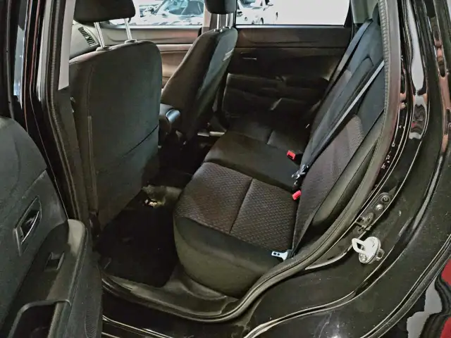 2017 Mitsubishi RVR Black Edition Backup Camera/Bluetooth/All... - Photo 18