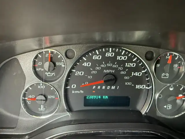 2020 Chevrolet Express - Photo 8