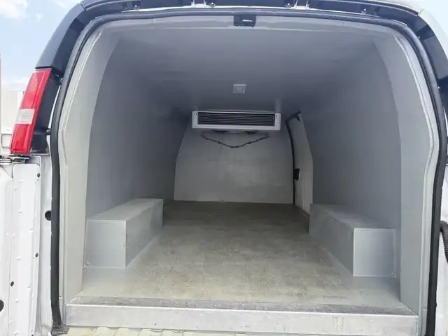 2020 Chevrolet Express - Photo 9