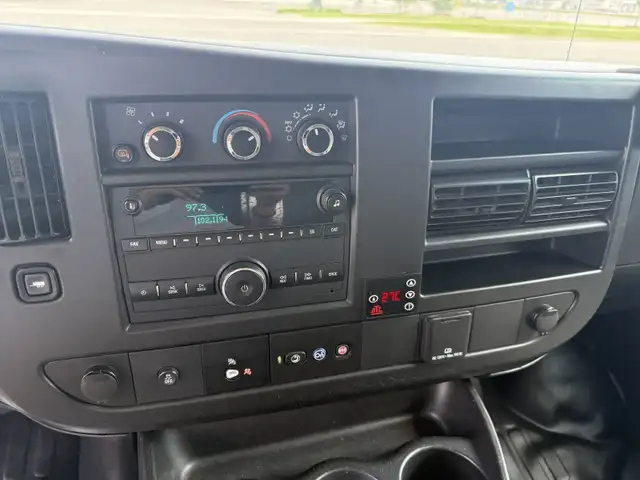 2020 Chevrolet Express - Photo 12