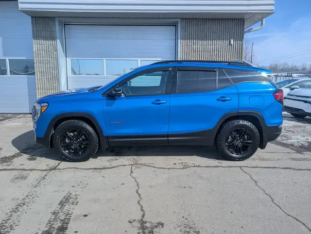 2024 GMC Terrain AT4, AWD, CUIR, VOLANT ET SIEGES CHAUFFANTS - Photo 2