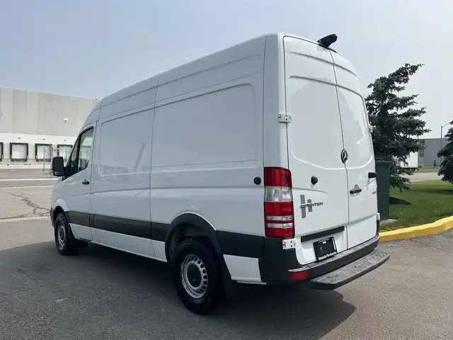 2017 Mercedes-Benz Sprinter Van - Photo 6