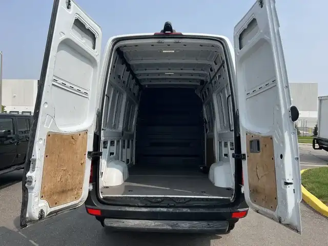 2017 Mercedes-Benz Sprinter Van - Photo 12
