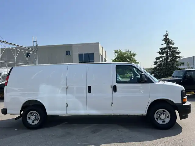2017 Chevrolet Express Express 2500 -CARGO-  Extended - Photo 4