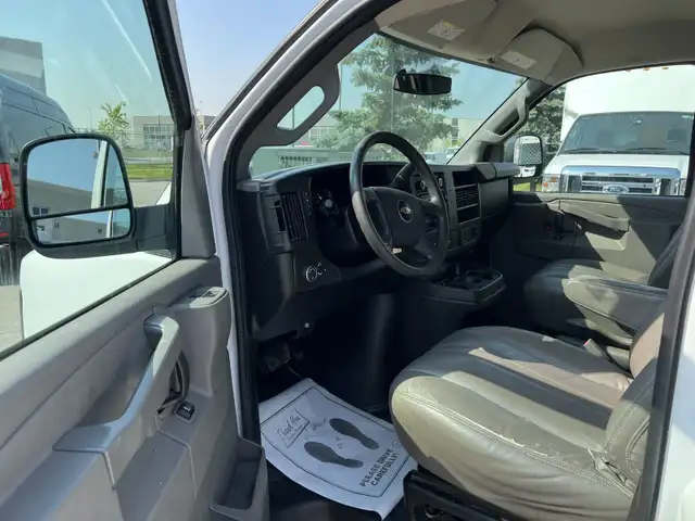 2017 Chevrolet Express Express 2500 -CARGO-  Extended - Photo 11