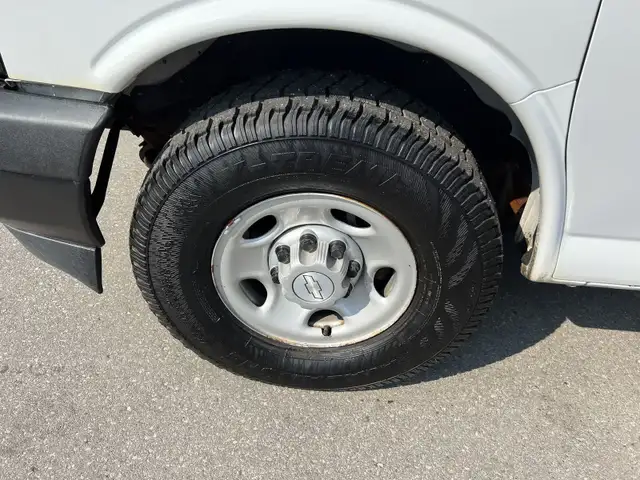 2017 Chevrolet Express Express 2500 -CARGO-  Extended - Photo 12