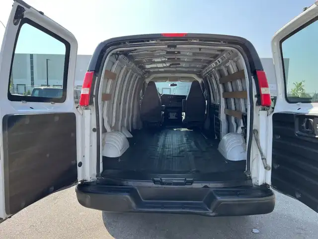 2017 Chevrolet Express Express 2500 -CARGO-  Extended - Photo 16