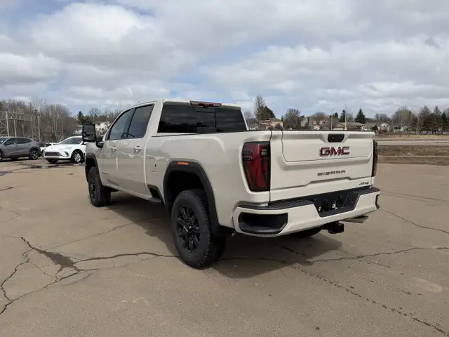 2026 GMC Sierra 2500HD AT4 - Leather Seats - $752 B/W - Photo 4