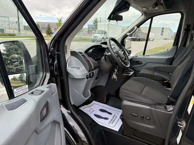 2015 Ford Transit Wagon T350HD XLT 15 Passenger - Photo 14