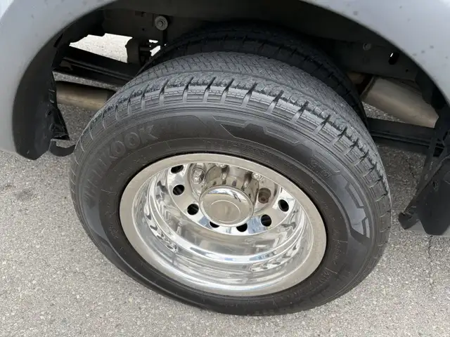 2015 Ford Transit Wagon T350HD XLT 15 Passenger - Photo 18