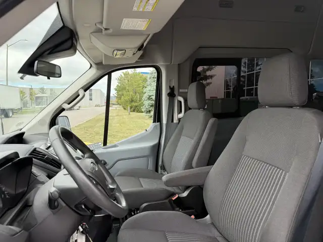 2015 Ford Transit Wagon T350HD XLT 15 Passenger - Photo 19