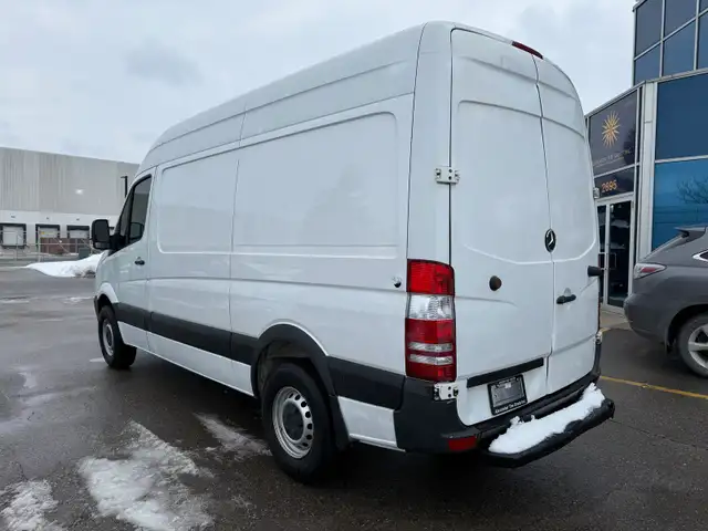 2014 Mercedes-Benz Sprinter 144WB - HIGH ROOF - Photo 3