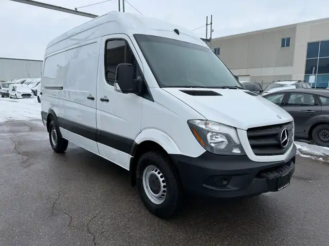2014 Mercedes-Benz Sprinter 144WB - HIGH ROOF - Photo 5