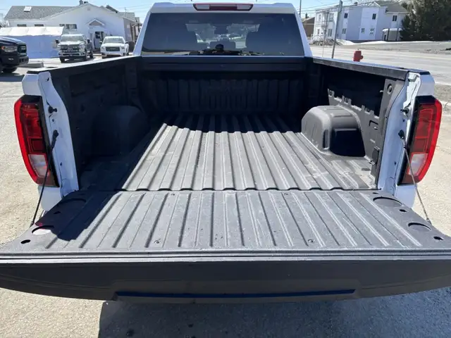 2025 GMC Sierra 1500 Elevation,X31 , V8 - Photo 13