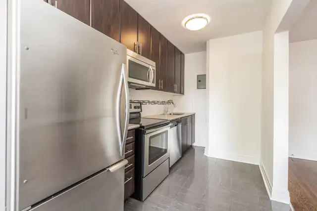 renovated one bedroom, Yonge and Wellesley - ID 1991 - Photo 2