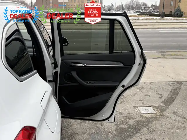 2016 BMW X1 | PREMIUM | PANO | HUD | NAVI - Photo 31