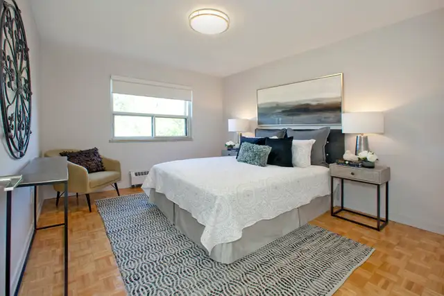 Premium 2-bedroom Apt Rental in the Heart of Downtown Oakville - Photo 6