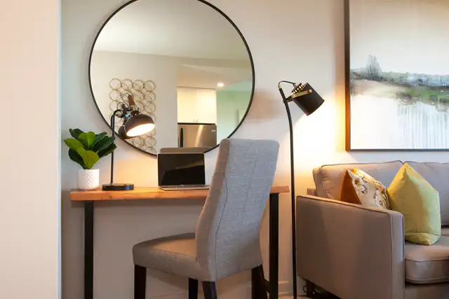 2-Bedroom Penthouse Apt. for Rent in the Heart of Oakville! - Photo 3