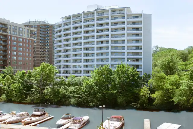 2-Bedroom Penthouse Apt. for Rent in the Heart of Oakville! - Photo 17