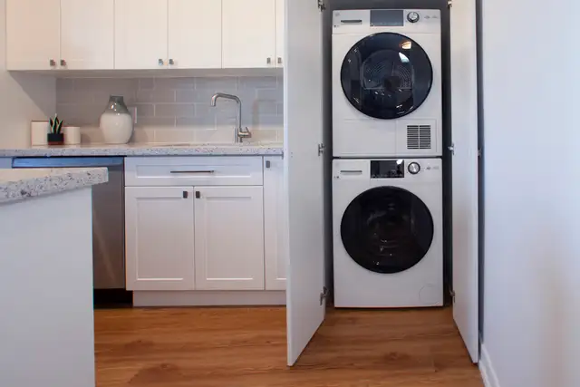 1-Bedroom Large Apt. for Rent in the Heart of Downtown Oakville! - Photo 11