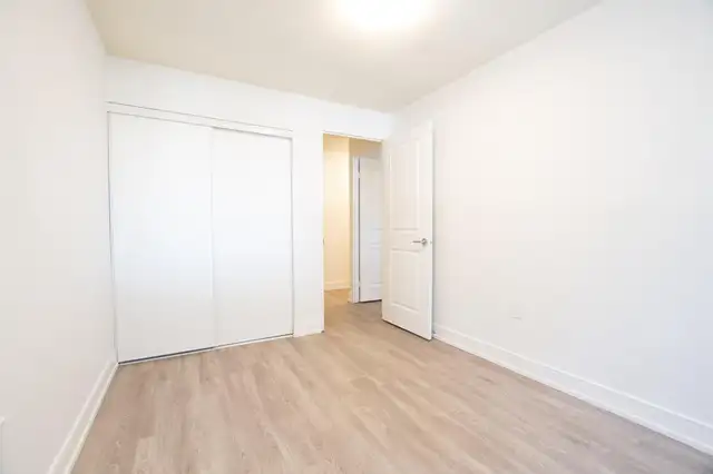 3 Bedroom Apartment for Rent - 1549-1566 Trossacks Avenue - Photo 8