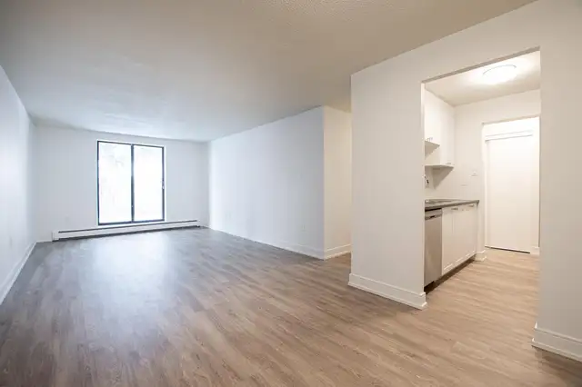 3 Bedroom Apartment for Rent - 1549-1566 Trossacks Avenue - Photo 10