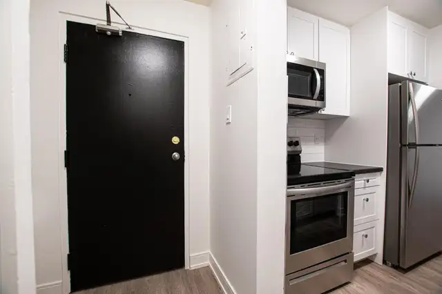 3 Bedroom Apartment for Rent - 1549-1566 Trossacks Avenue - Photo 15