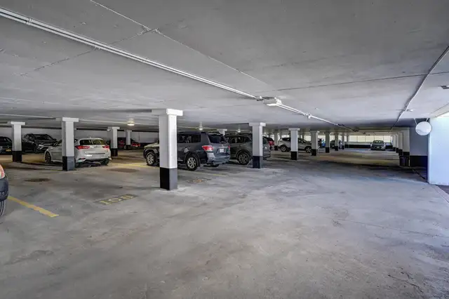 3 Bedroom Apartment for Rent - 1549-1566 Trossacks Avenue - Photo 19