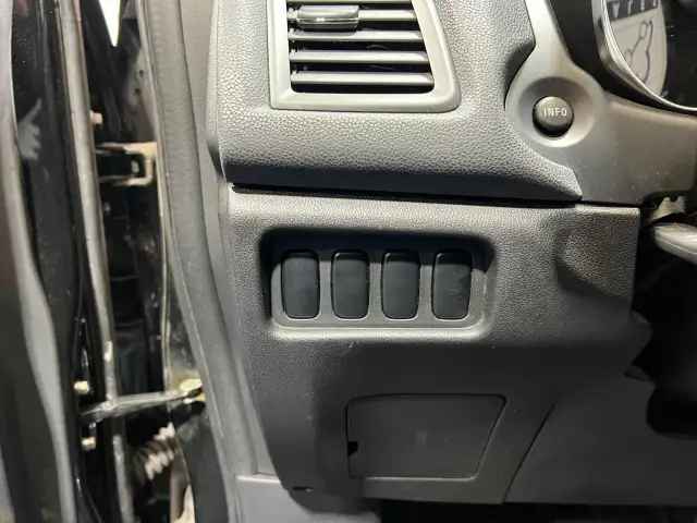 2019 Mitsubishi RVR - Photo 11