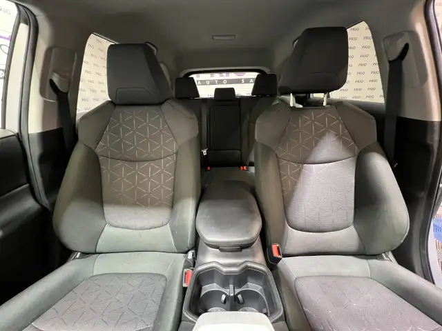 2025 Toyota RAV4 - Photo 15