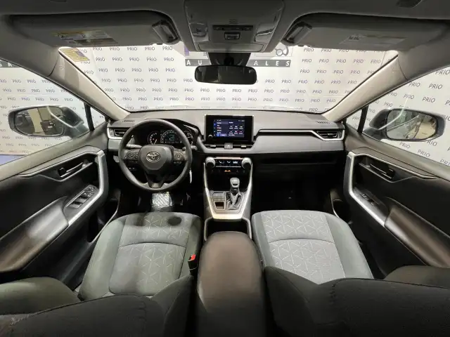 2025 Toyota RAV4 - Photo 17