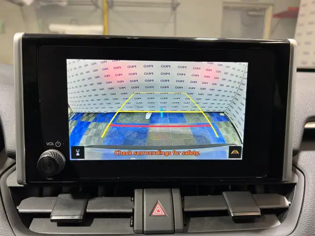 2025 Toyota RAV4 - Photo 28