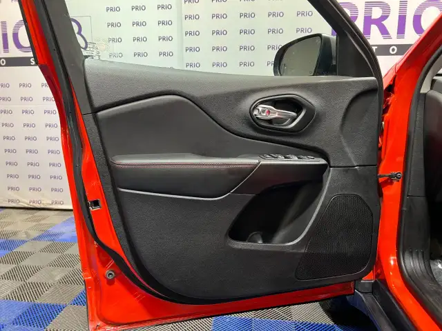 2021 Jeep Cherokee - Photo 9