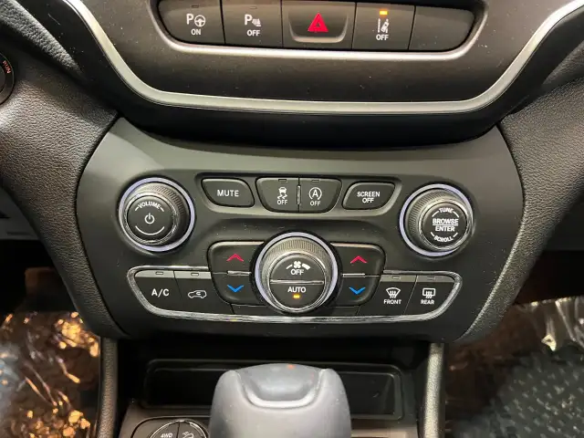 2021 Jeep Cherokee - Photo 27