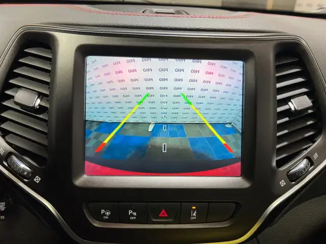 2021 Jeep Cherokee - Photo 30