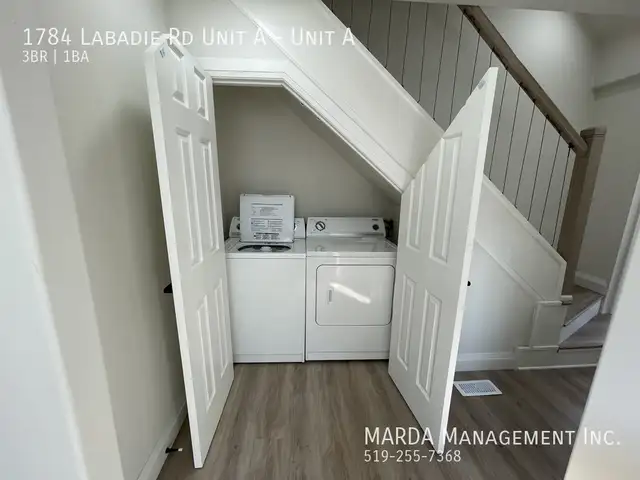 RENOVATED 3 BED/1 BATH MAIN FLOOR UNIT EAST WINDSOR   60% OF UTI - Photo 11