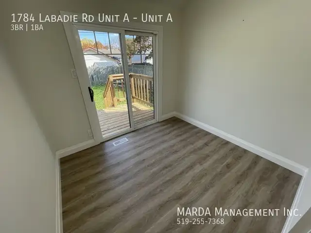 RENOVATED 3 BED/1 BATH MAIN FLOOR UNIT EAST WINDSOR   60% OF UTI - Photo 15