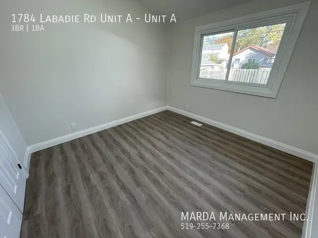 RENOVATED 3 BED/1 BATH MAIN FLOOR UNIT EAST WINDSOR   60% OF UTI - Photo 19