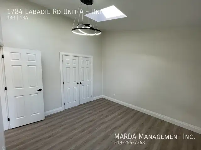 RENOVATED 3 BED/1 BATH MAIN FLOOR UNIT EAST WINDSOR   60% OF UTI - Photo 22