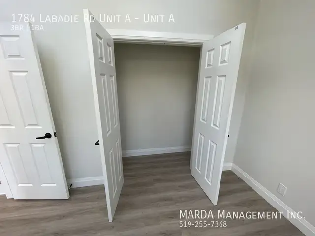 RENOVATED 3 BED/1 BATH MAIN FLOOR UNIT EAST WINDSOR   60% OF UTI - Photo 23
