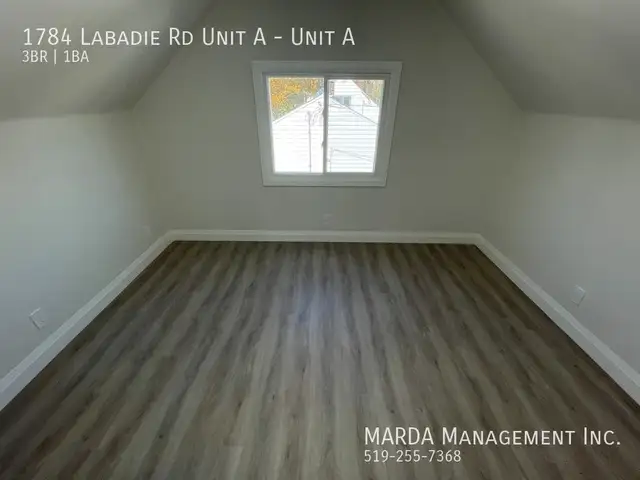 RENOVATED 3 BED/1 BATH MAIN FLOOR UNIT EAST WINDSOR   60% OF UTI - Photo 27