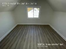 RENOVATED 3 BED/1 BATH MAIN FLOOR UNIT EAST WINDSOR   60% OF UTI - Photo 27
